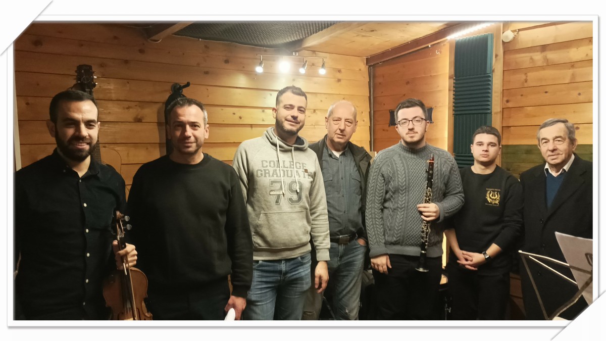 MOYNTOYRIS STUDIO FREQ 2